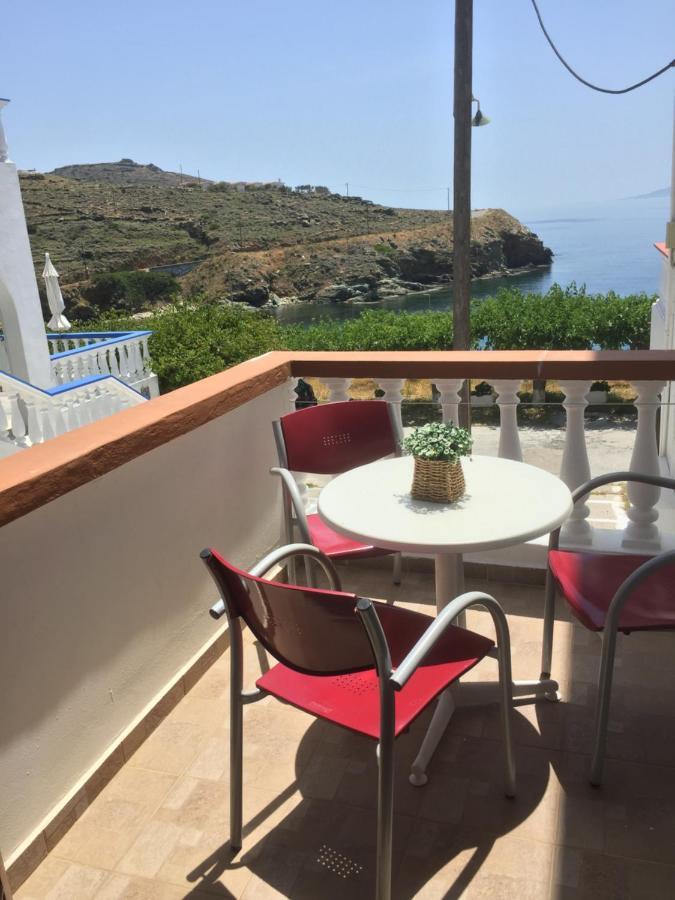 Villa Bonatsa Andros Home Batsíon Exteriör bild