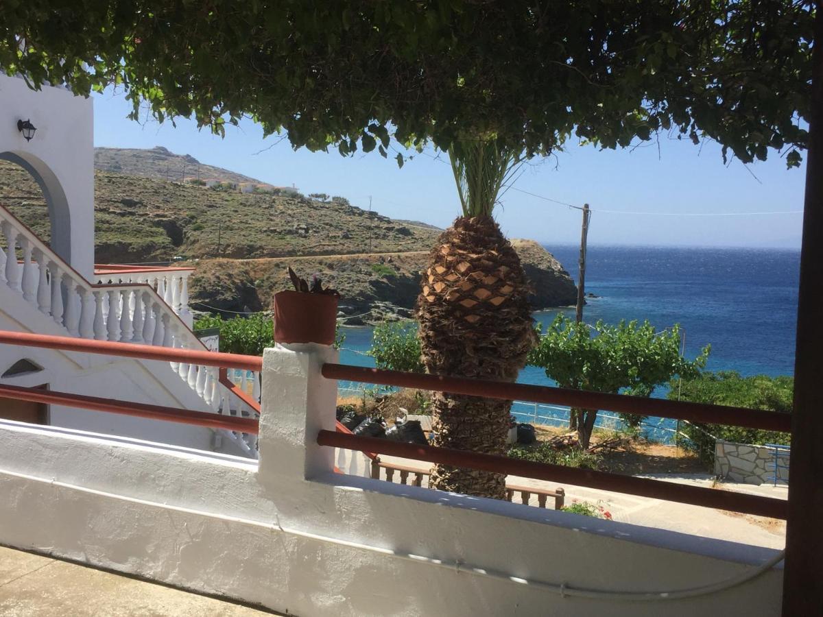 Villa Bonatsa Andros Home Batsíon Exteriör bild