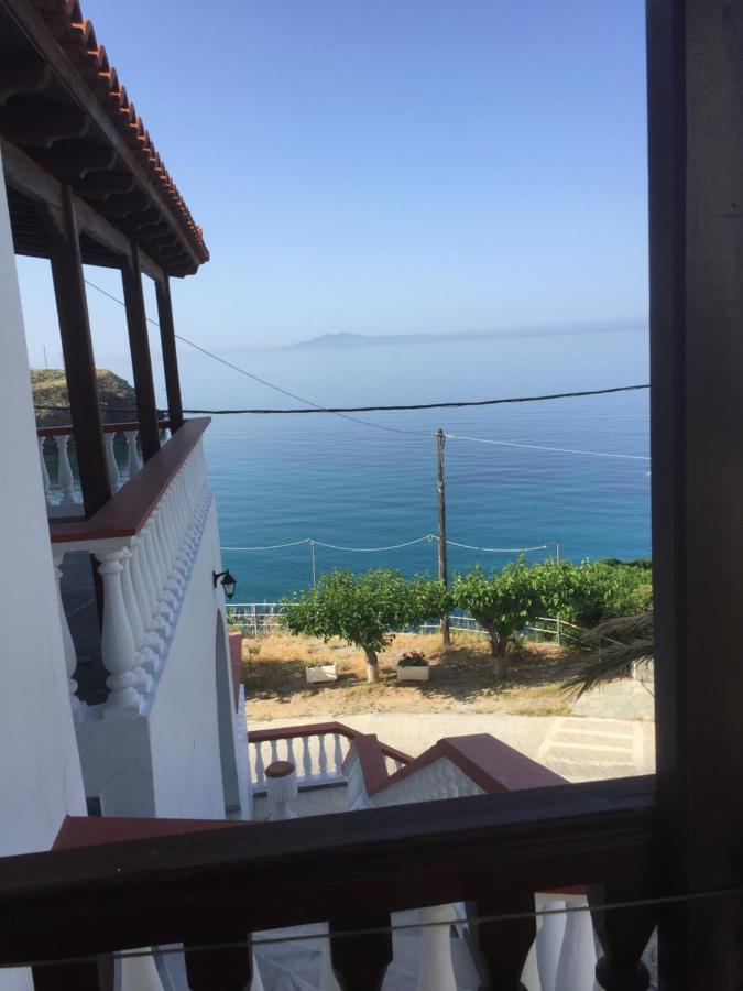 Villa Bonatsa Andros Home Batsíon Exteriör bild