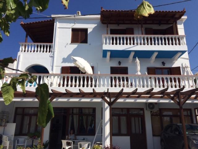 Villa Bonatsa Andros Home Batsíon Exteriör bild